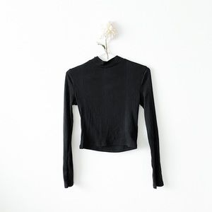 2/$20 H&M Cropped Long Sleeve